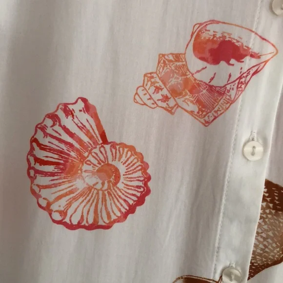 Jane & Delancey Women’s Seashell Print Button-Down Shirt Blouse Top - Picture 2 of 9
